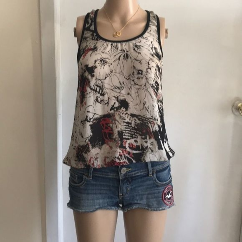‎Guess race back top